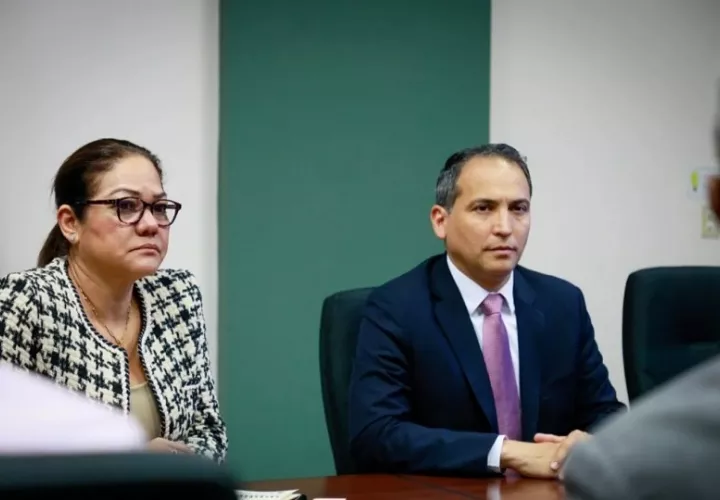 Las autoridades destacan que hay reglamentar estos procedimientos para que las empresas registradas puedan importar, comercializar y reexportar las mercancías permitidas bajo el régimen del sistema especial. Foto. Cortesía