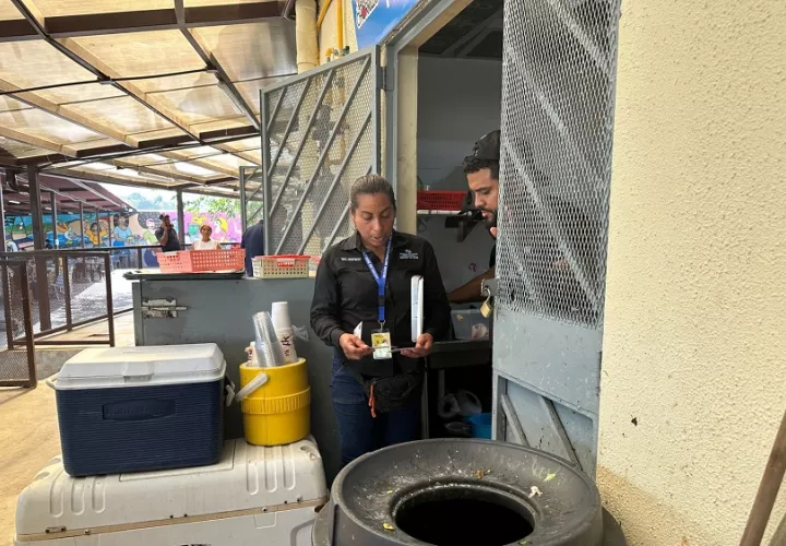 El Minsa intensifica los operativos para erradicar los criaderos de mosquitos. Foto: Cortesía Minsa