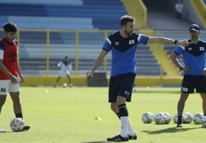 David Dóniga, dejo de ser técnico de El Salvador. Foto:EFE