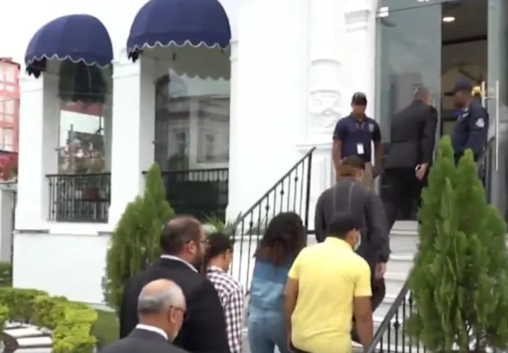 Los estudiantes acudieron al Ministerio Público. 
