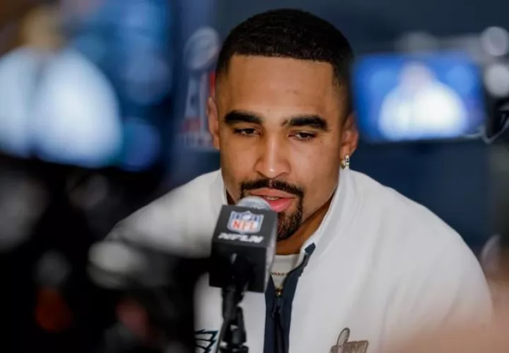 Jalen Hurts, mariscal de campo de los Philadelphia Eagles. Foto:EFE