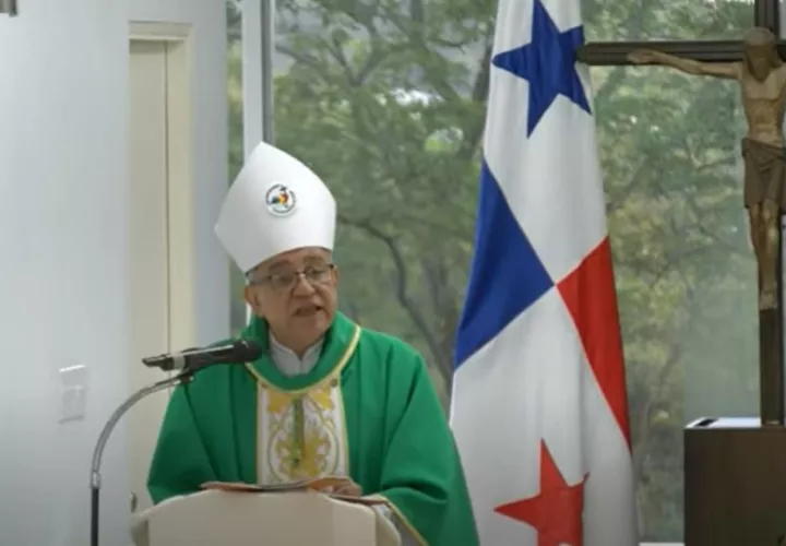 El arzobispo de Panamá, José Domingo Ulloa.