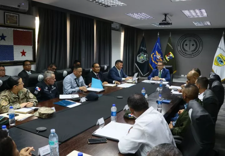 Autoridades del Ministerio de Seguridad se reunieron para abordar el tema. Foto: Cortesía