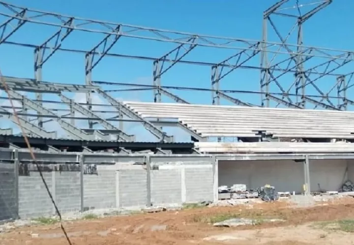 El costo de esta obra deportiva debió ser de $15.9 millones ahora su costo es de $33.7 millones; con esa cifra se puedieron haber construido dos estadios más sentenció el presidente Mulino. Foto. Archivo