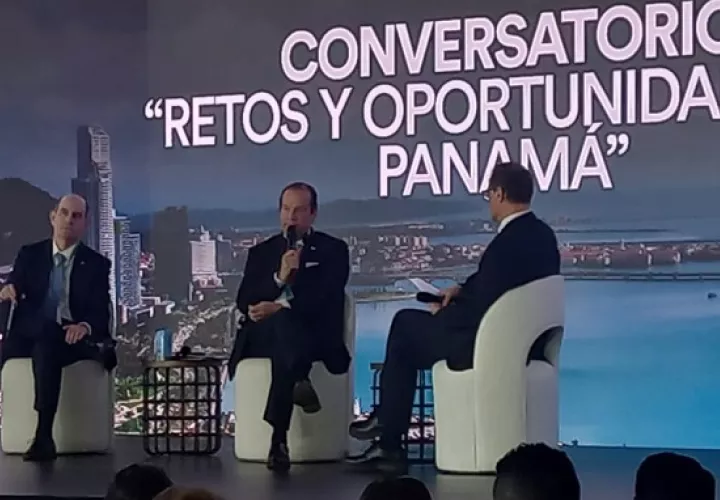 La economía no se ha visto afectada por las palabras de Trump, dijo el ministro Chapman (izq). Foto: Francisco Paz
