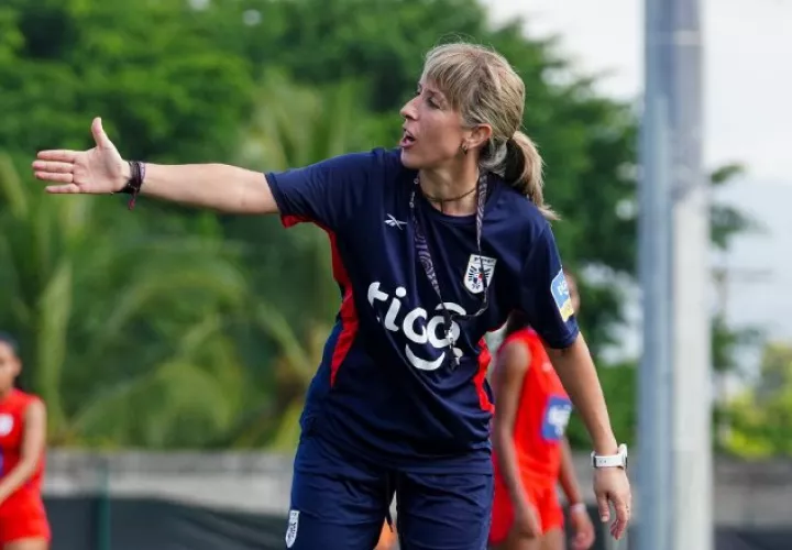 Natalia 'Nati' Gutiérrez, entrenadora de la Sub-20. Foto: FPF