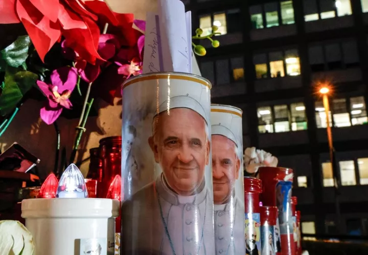 Por el momento el pronóstico del papa es reservado. Foto: EFE