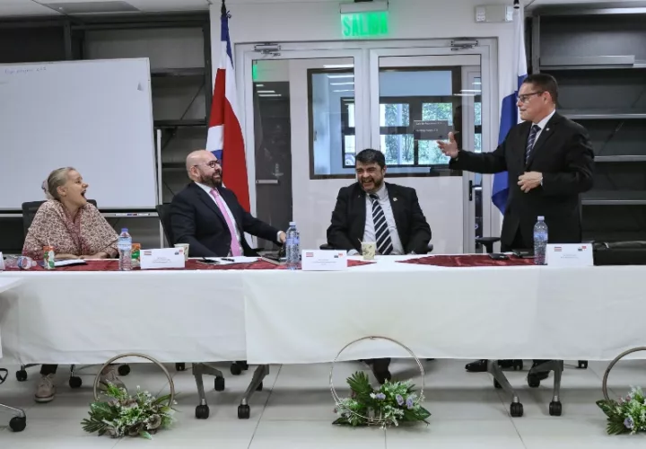 El ministro de Seguridad Pública de Panamá, Frank Abrego se reunió con autoridades de Costa Rica. Foto: Cortesía.