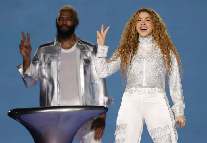 Shakira hace 12 cambios de looks en su show. Foto: EFE