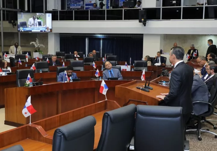 Diputados presentan sus modificaciones al tercer bloque. Foto: Cortesía