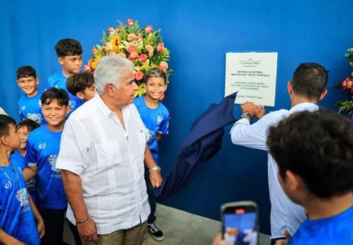 El presidente Mulino en la placa del ‘Toco’ Castillo. 