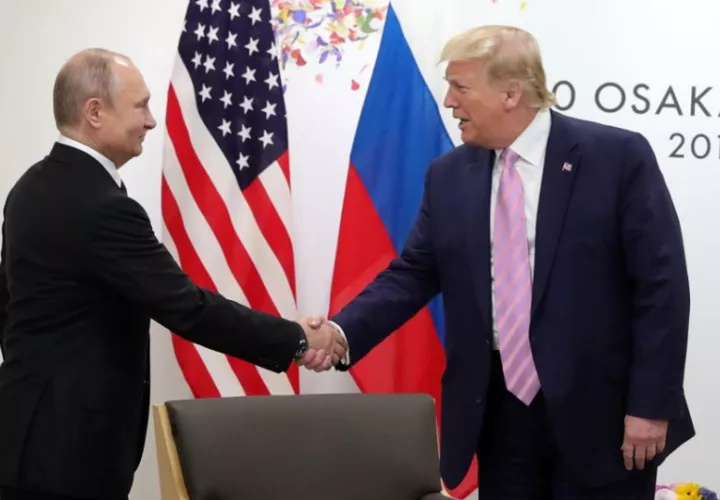 Vladimir Putin y Donald Trump. Foto EFE/ Michael Klimentyev /sputnik / kremlin Pool