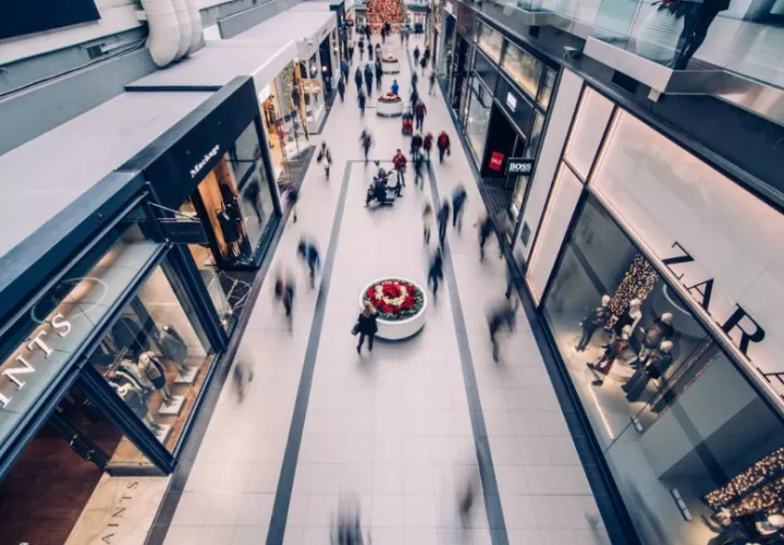 Las personas están buscando flores, perfumes y arreglos. Foto: Ilustrativa / Pexels