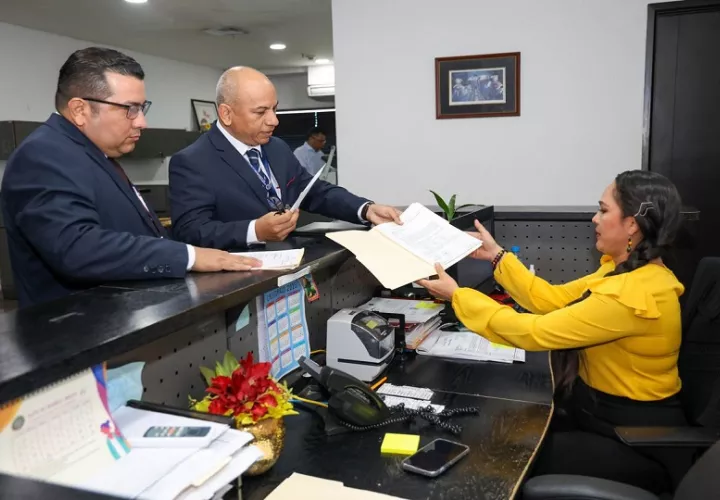 Pesquisas en la Asamblea Nacional. Foto: Cortesía