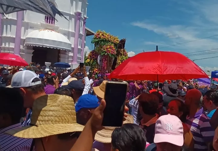 En Atalaya miles de peregrinos participaron de la romería en honor a Cristo Jesús Nazareno. Foto. Melquíades Vásquez