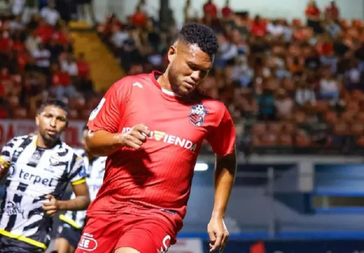 Rolando 'Toro' Blackburn, jugador del San Francisco de La Chorrera. Foto: @Sanfra_pa
