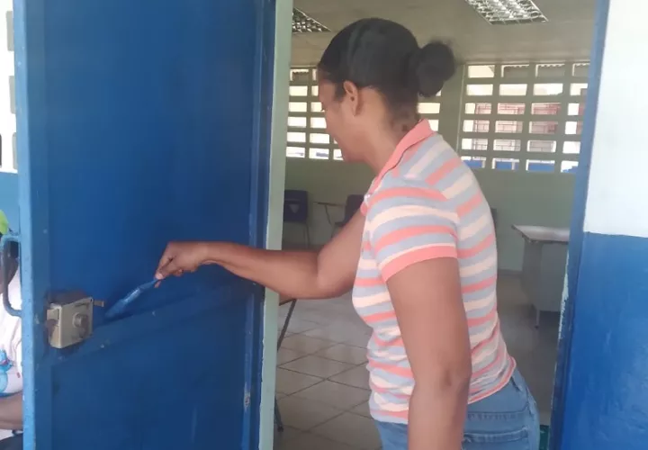 También se realizaron trabajos en la escuela Costa de Oro ubicada en el sector de Icacal en el corregimiento de Salud. Foto. Diómedes Sánchez