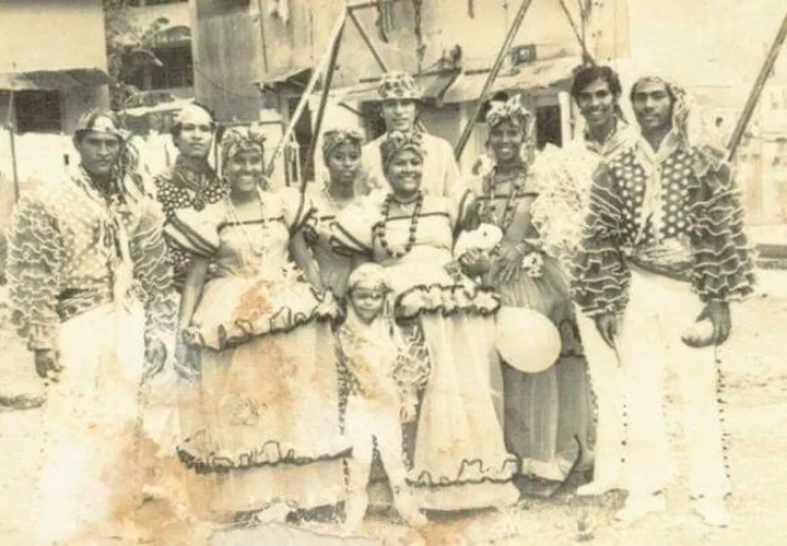 Las comparsas carnestolentas debían obligatoriamente utilizar disfraces. Foto: Sitio web 'Detalles de Panamá' 