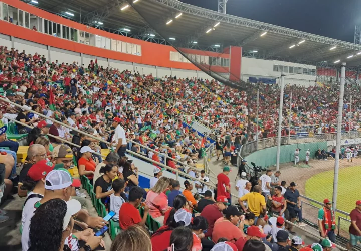 Coclé ganó a Chiriquí, ante un lleno completo en el estadio Kenny Serracín de David. Foto: Cortesía
