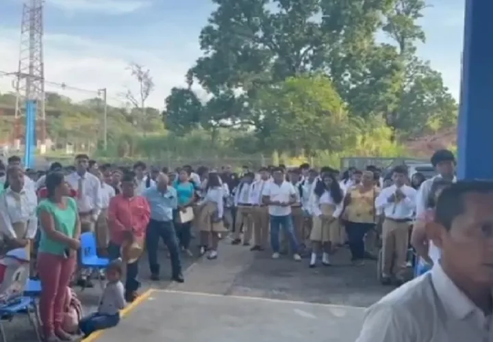 Unos 1,200 estudiantes iniciaron clases en el Instituto Profesional y Técnico de Veraguas . Foto. Meduca