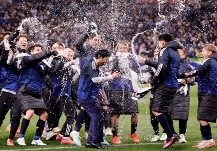 Celebración de los japoneses. Foto: EFE.