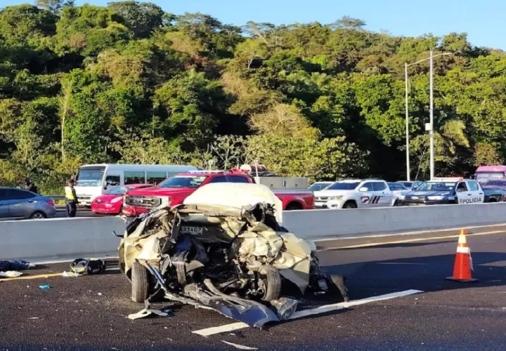 Todas las víctimas viajaban en dos automóviles modelo sedán con dirección a la provincia de Panamá Oeste. Foto. Eric Montenegro