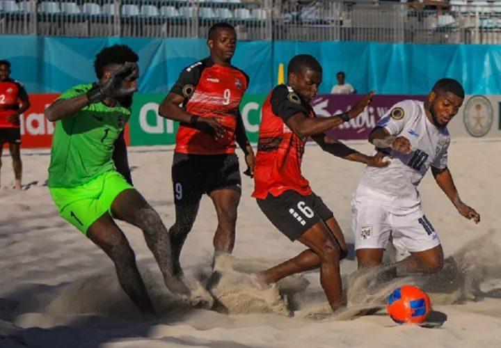 Alfonso Maquensi de Panamá (10) anotó tres goles ante Trinidad y Tobago. Foto: Fepafut 