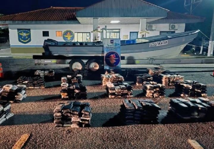 Se detalló que la embarcación incautada  e involucrada  en el ilícito lleva el nombre de “Big Tires”. Foto. Senan