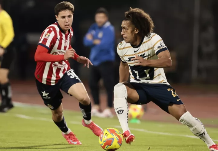 El panameño Adalberto 'Coco' Carrasquilla (der.) es jugador de los Pumas de México. Foto: Instagram