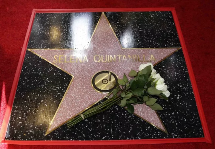 La estrella de Selena Quintanilla en el Paseo de la Fama de Hollywood. Foto: EFE