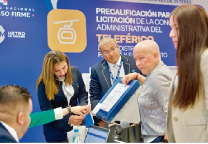 Consorcio Teleférico San Miguelito - TSM entrega al departamento de compras del Metro de Panamá su manifestación de interés.  Foto: Cortesía