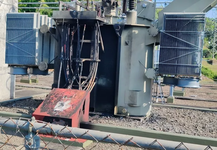 Las operaciones de la planta termoeléctrica se mantendrán detenidas de forma indefinida, dijo el subteniente Alvarola, añadiendo que el Bunker C, aún almacenado en la termoeléctrica, no representa un riesgo. Foto. Eric Montenegro