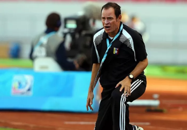 El panameño Kenneth Zseremeta dirigió a Venezuela. Foto:Tomada/conmebol.com