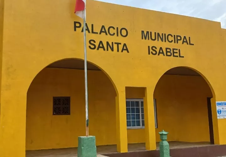 La deuda del Municipio de Santa Isabel data del mes de abril del 2010 hasta el 1 de marzo. Foto. Diómedes Sánchez