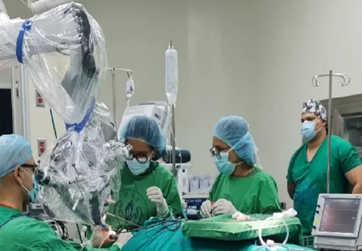 El costo aproximado de estas cirugías es de 26 mil dólares y forma parte de un plan de inversión en tecnología médica de punta. Foto. Cortesía. CSS