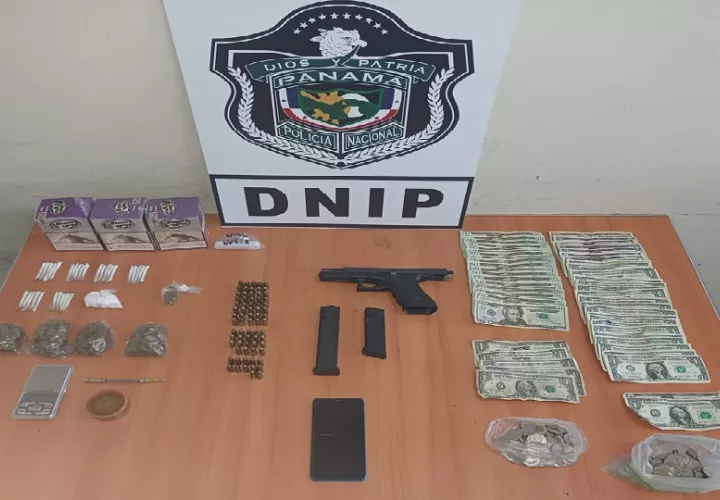 A este ciudadano se le vincula a la venta de droga y posesión de arma de fuego ilegal. Foto. Policía Nacional