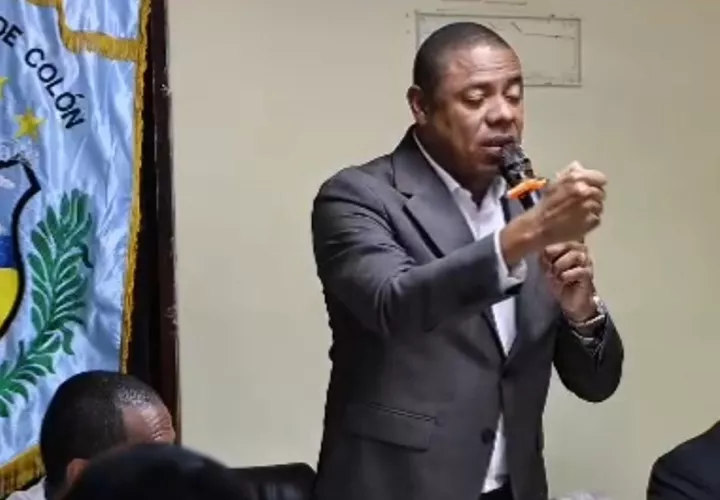 Diógenes Galván, alcalde de Colón informó que esta medida busca atender el tema de seguridad. Foto. Alcaldía Colón