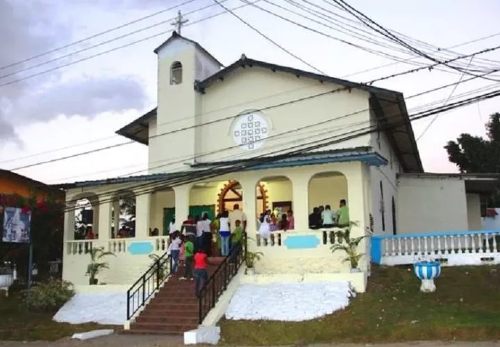 El sacerdote Armando Lemus de 36 años de edad interpondrá la denuncia respectiva.  Foto. Archivo