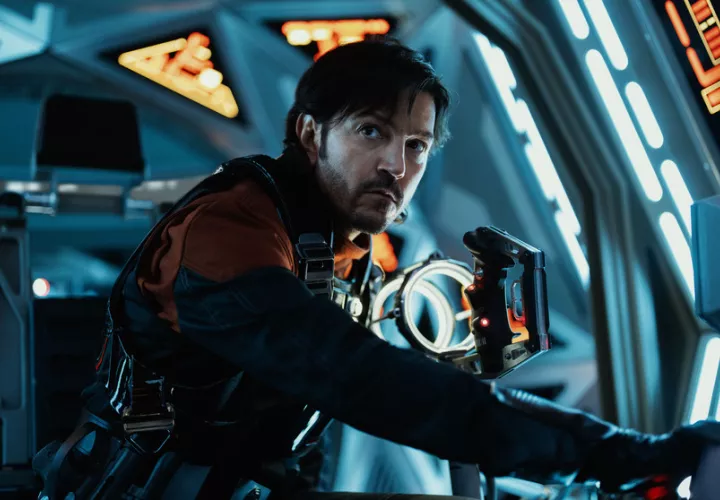 Diego Luna en una secuencia de la segunda temporada de la serie `Andor´. Foto: EFE