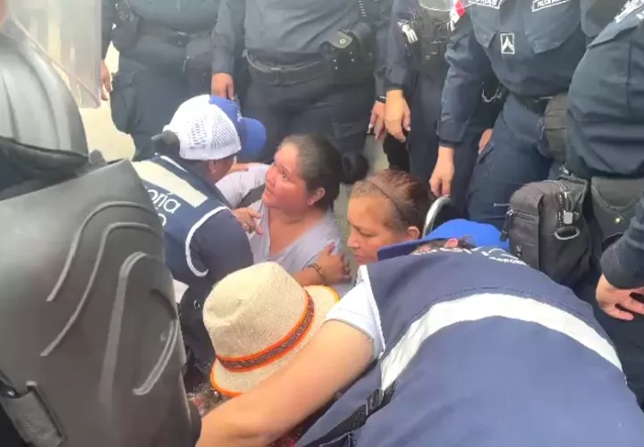 La Defensoría del Pueblo estuvo pendiente de la situación de los manifestantes. Foto. Thays Domínguez