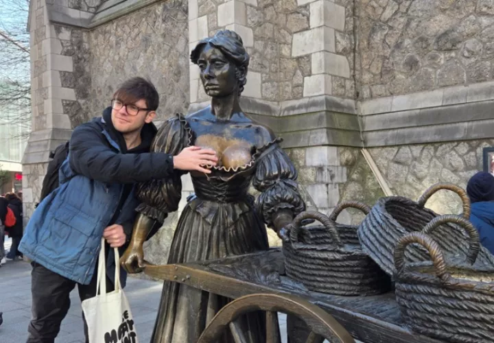 La famosa estatua de Molly Malone. Foto: EFE / Javier Aja