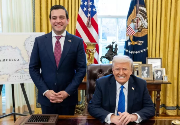 El embajador Kevin Marino Cabrera y el presidente Donald Trump. Foto: X / @USEmbPAN