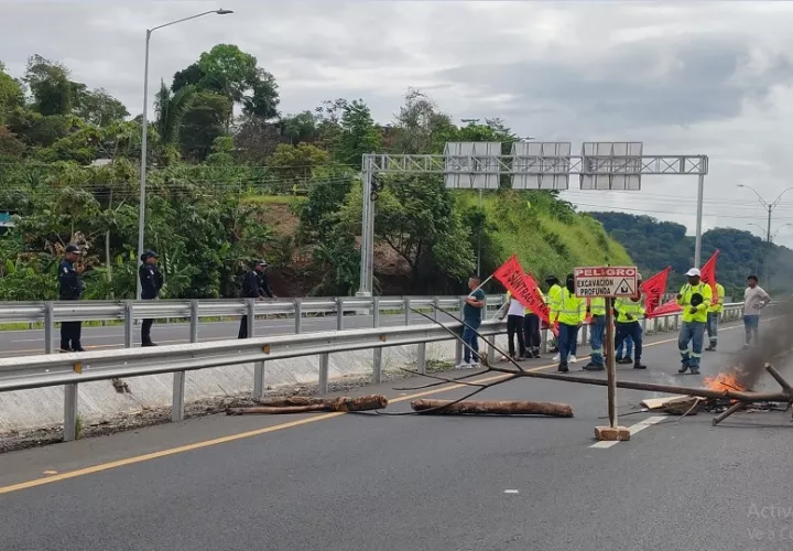 En Panamá Oeste el Suntracs cerró algunas calles. Foto. Eric Montenegro