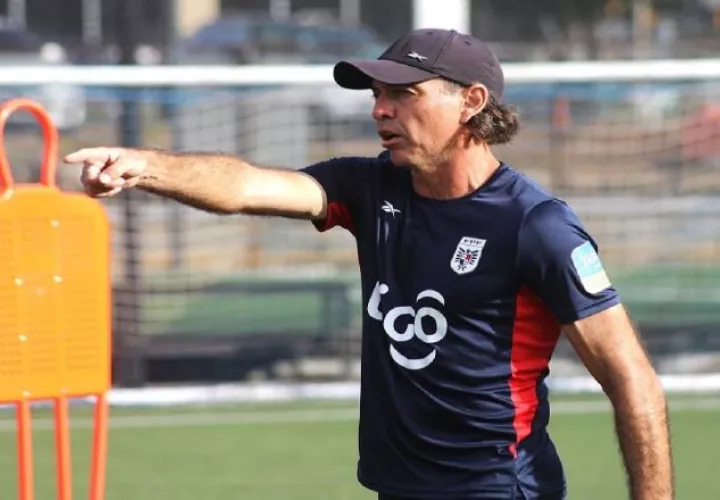 El argentino Leonardo Pipino es el técnico de Panamá. Foto: FPF