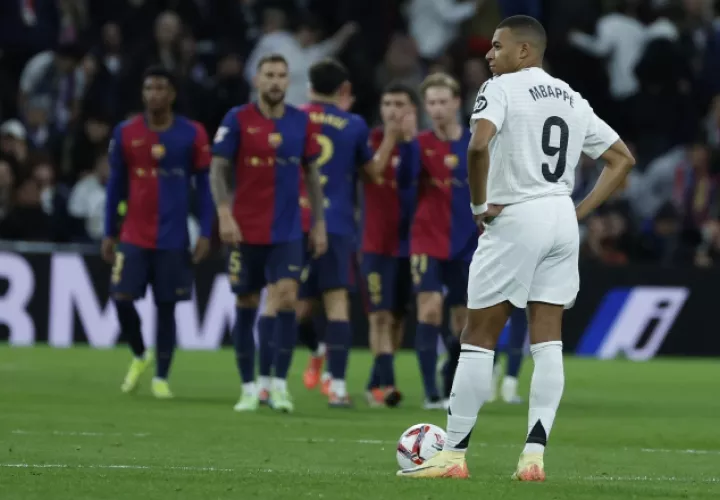 El madridista Kylian Mbappé en un partido contra Barcelona. Foto: EFE