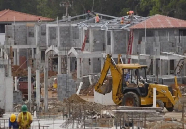 Alrededor de 80 proyectos de construcción están paralizados. Foto: Archivo