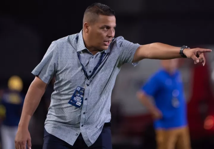 Franklin Narváez, técnico del CAI. Foto: EFE