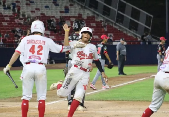 Coclé ganó el torneo juvenil y busca hacer historia al ganar el torneo mayor en el mismo año. Foto: Cortesía Fedebeis