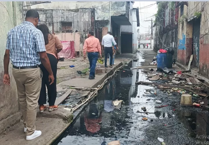 Funcionarios del Conades realizaron las evaluaciones necesarias en el sistema sanitario para dar las respuestas necesarias . Foto. Cortesía