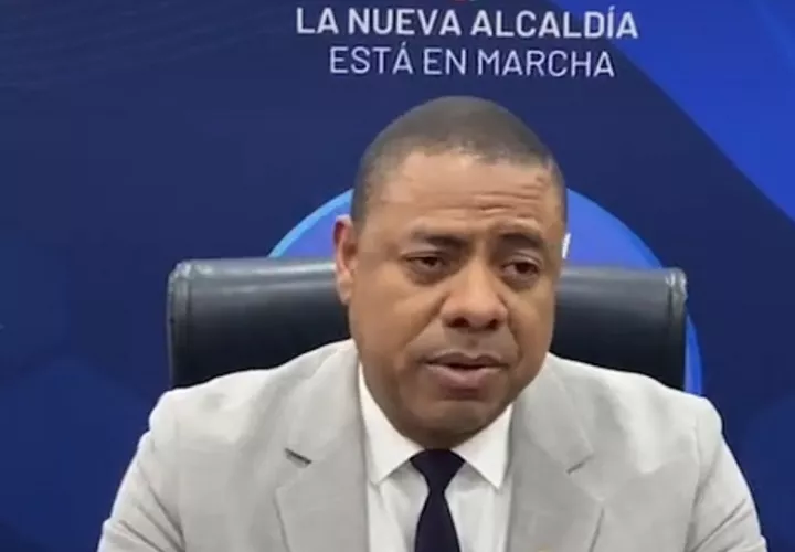 El alcalde Diógenes Galván dijo que habrá permisos para las actividades nocturnas en espacios debidamente autorizados, como bares, discotecas y restaurantes. Foto. Diómedes Sánchez